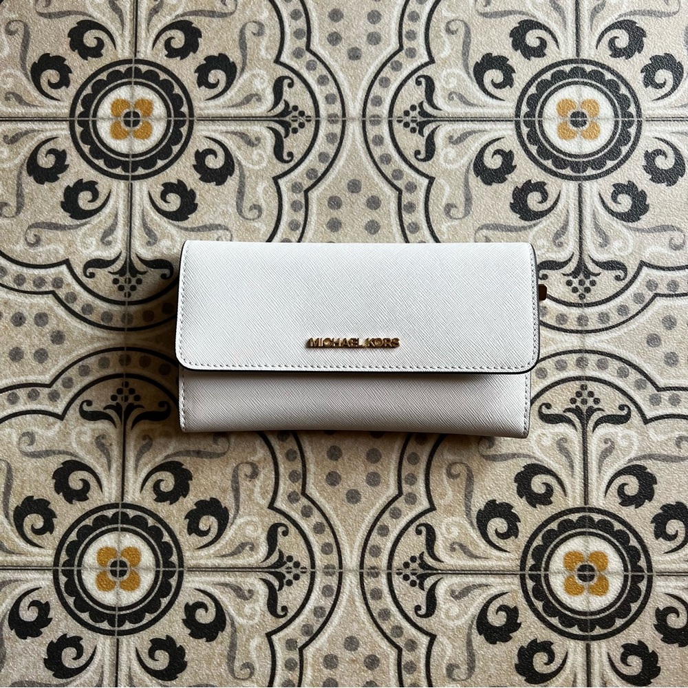 Jet Set Travel Crossgrain Leather Tri-Fold Wallet